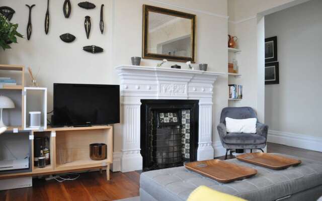 Beautiful 2 Bedroom Flat in Prime Notting Hill Location