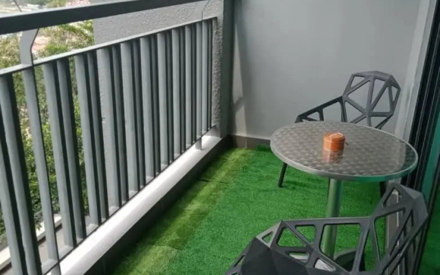 Luxury Homestay at Emira Residence