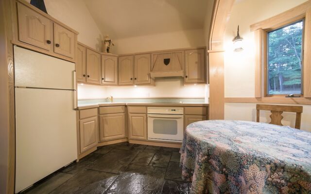 HIGHLANDS CASTLE overlooking Lake George.. plus 2 other Castles!