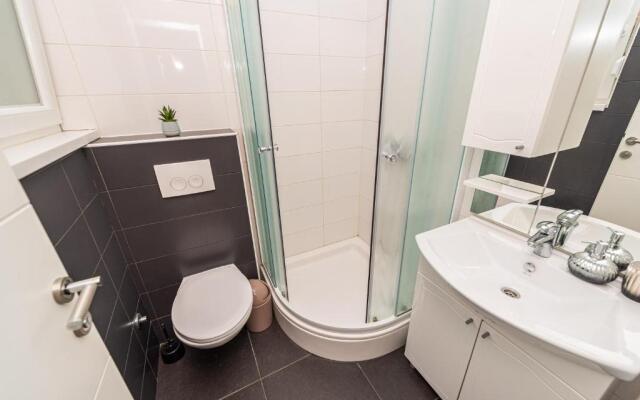 Star 2 modern & centrally ap for 6