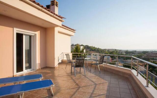 House,1000m from the beach