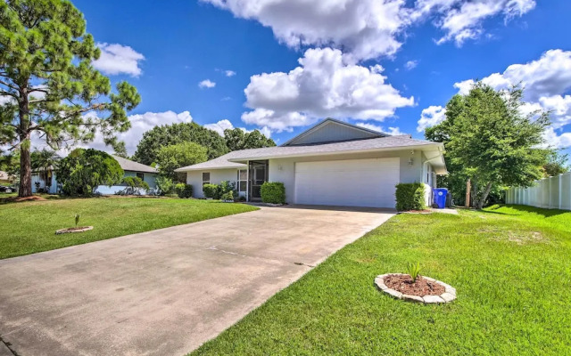 Bright Sebastian Home w/ Pool ~ 7 Mi to Beach!