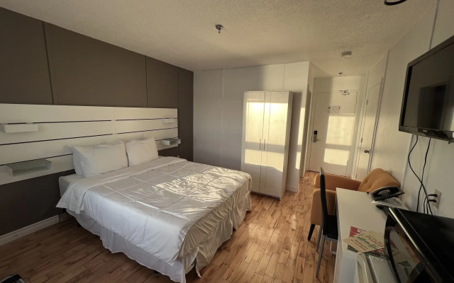 Harbourview Inn & Suites