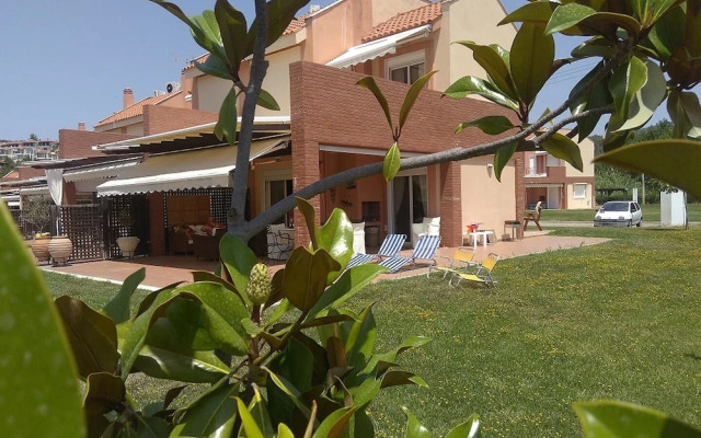 Sansen Villa Tripotamos