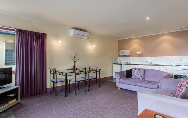 Smugglers Rest Apartments