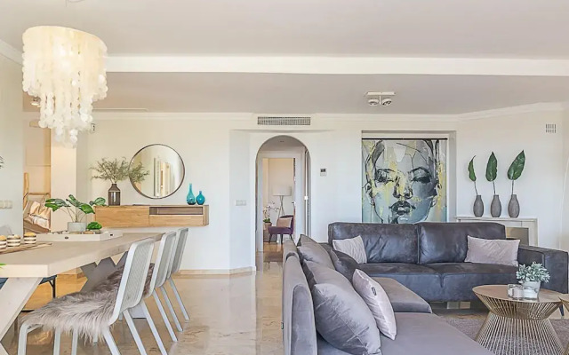 Apt Mairena Forest sea View Pool