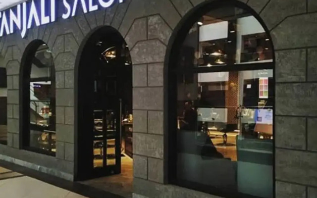 Peaceful City Paradise w King Bed Tub