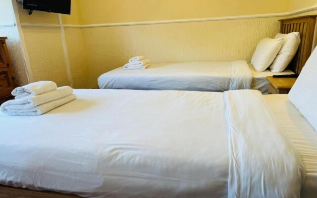 Rothwell House Hotel .