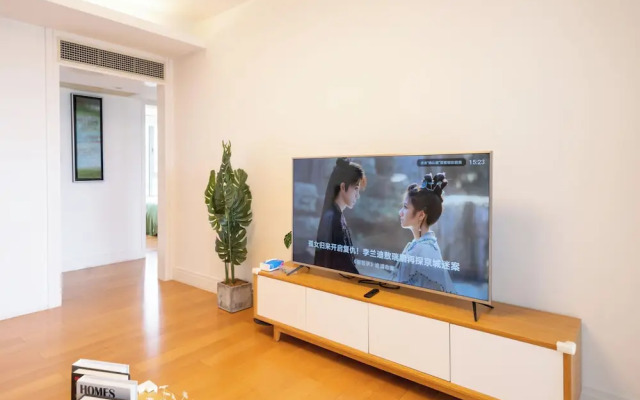 Tyms Elegant 3BR 2BA Apt Near Malls