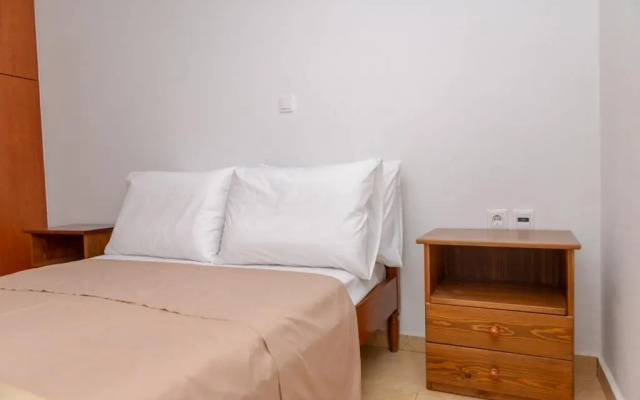 Apiranthian house II (3 BDRM)