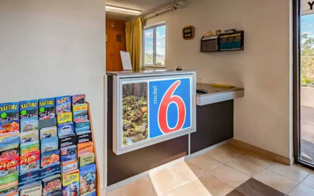 Motel 6 Drums, PA