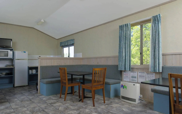 Rainbow Pines Tourist Caravan Park