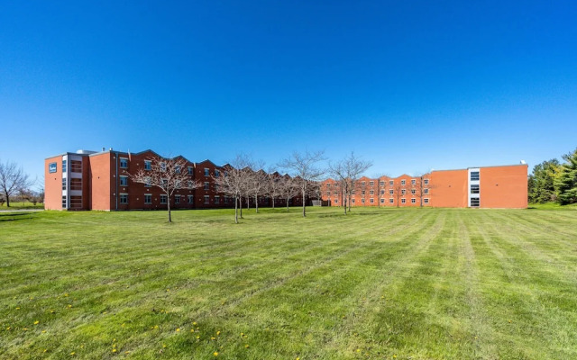 Residence & Conference Centre - Welland