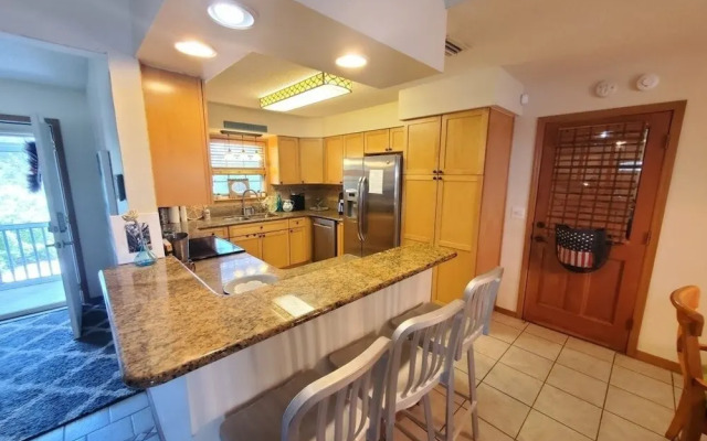 Beach Blossum 3 Bedroom Home
