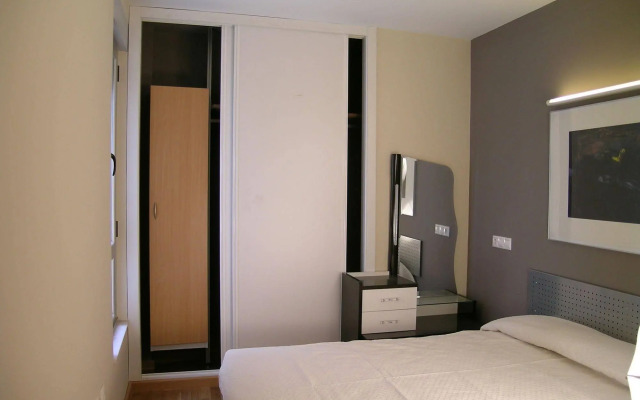 Apartamentos Leon
