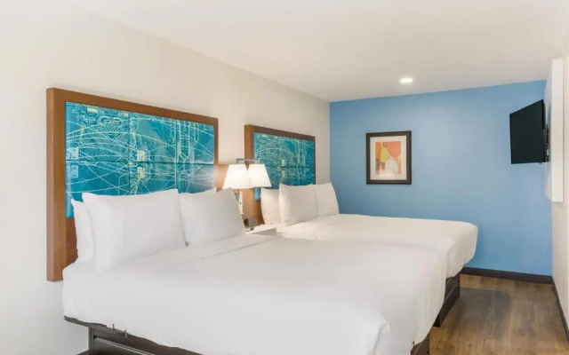 Red Lion Inn & Suites Nashville Airport