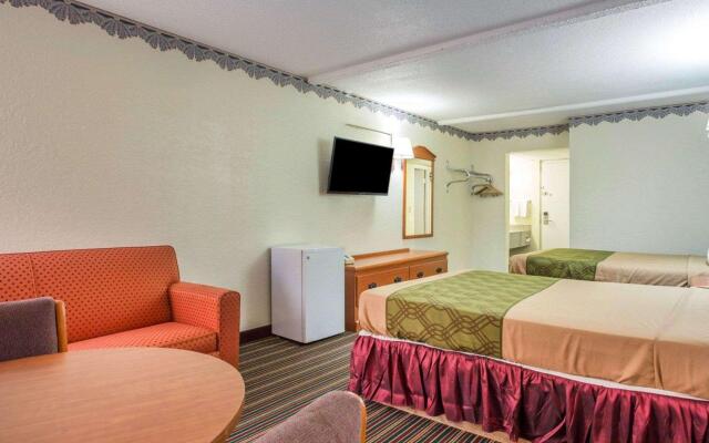 Rodeway Inn Stone Mountain