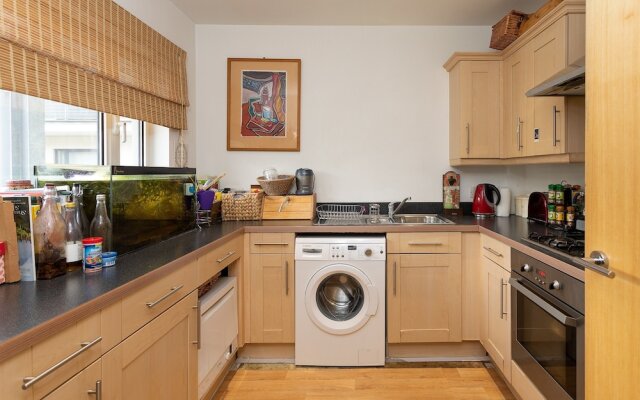 Superior Zone 2 London Apartment