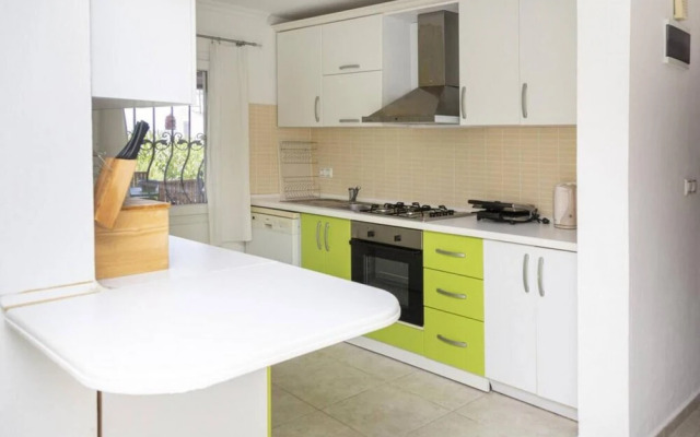 Comfy Triplex Near Beach With Garden in Bodrum