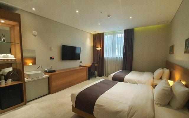 Benikea Yangsan Hotel