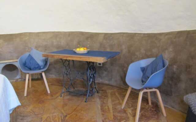 Caliu Earthship Ecolodge