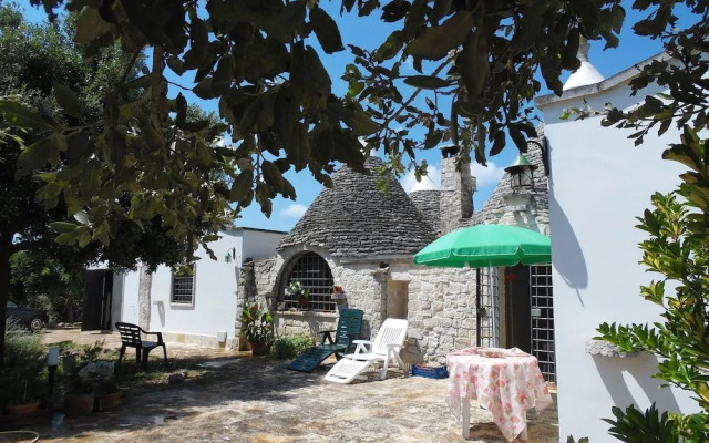 Trulli sotto La Cupa