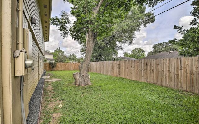 Spacious Houston Family Home With Game Room!
