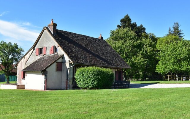 Authentic House on Large Estate in Rural Saint-Maurice-Sur-Aveyron