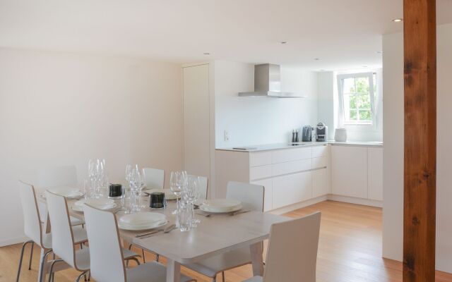 Airhome Limmatquai River View Apartment