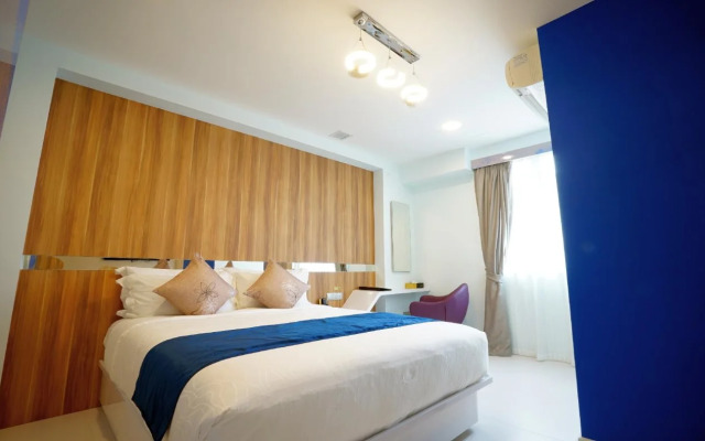 Five/6 Hotel Splendour