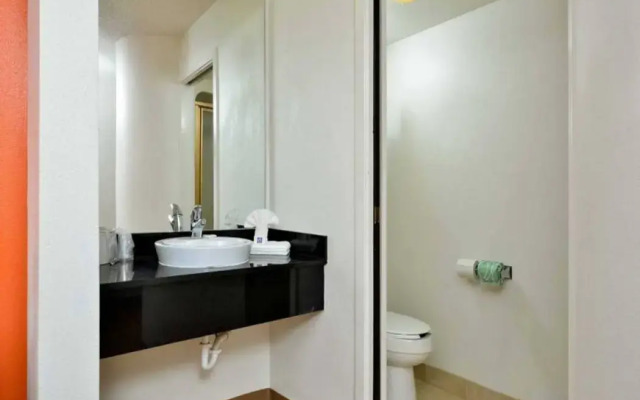 Motel 6 Plano, TX - West - Frisco