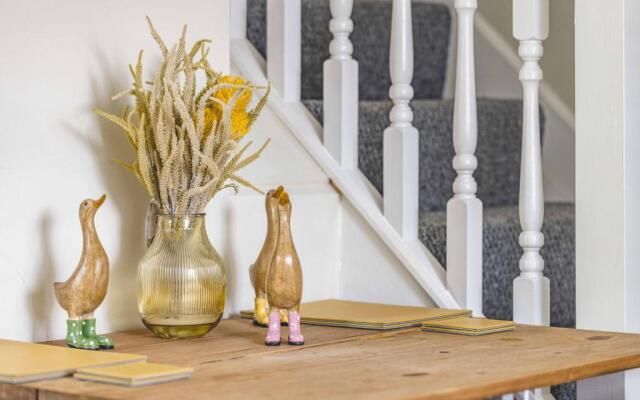 Windsor Burnham Ascot Haven Sleeps 4
