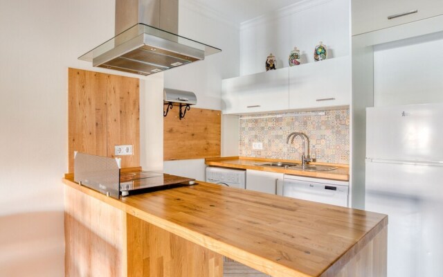 Snug Apartment in Sevilla near Plaza del Cabildo