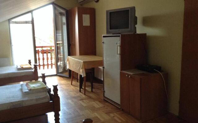 Pansion Velickovic - Apartments, Studios, Rooms