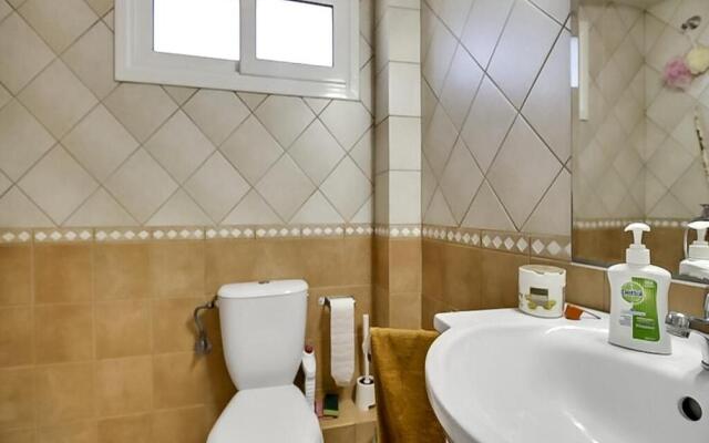 Relax in This Sithonia Property With Ocean Views