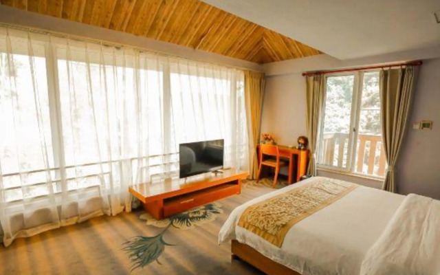 Qingfeng Gorge Resort Hotel