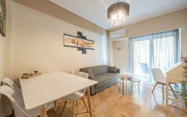 Stylish City Apartment by Cloudkeys