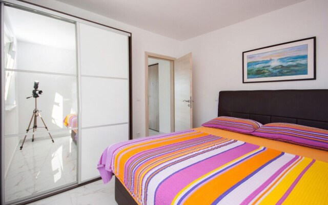 Awesome Apartment in Rogoznica With 1 Bedrooms and Wifi