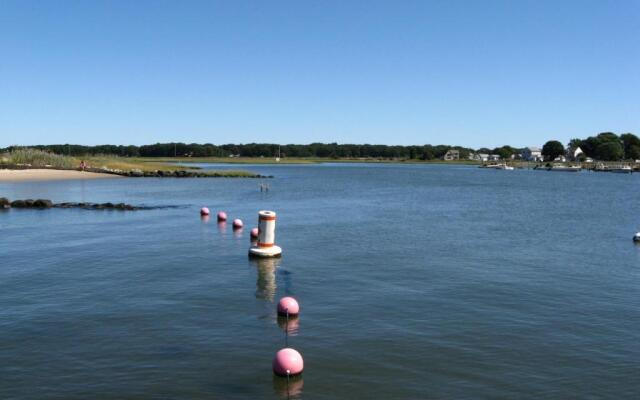 Saybrook Manor House, Walk to Cove Beach!