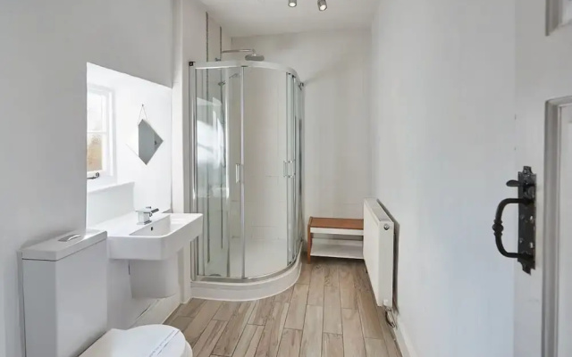 Host Stay Hall Garth