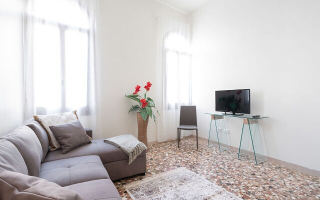 Accademia Charm Apartments