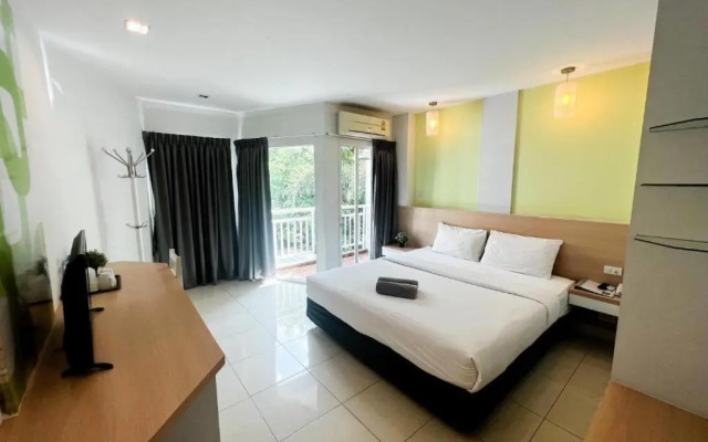 Nana Chat Bangsaen Hotel