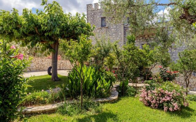 Stone Garden Studio - Private Vacation Hideout