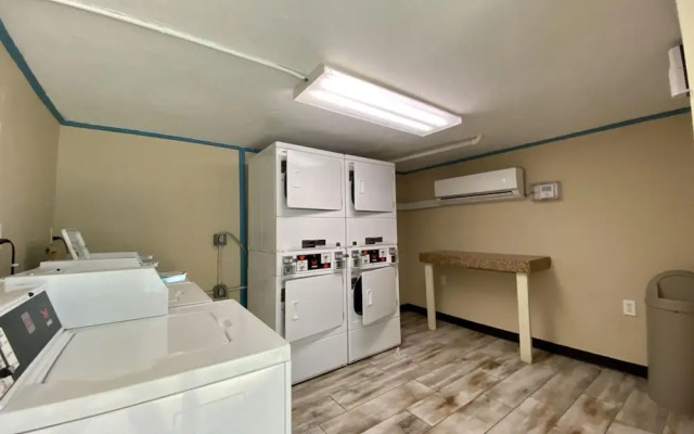 Meridian Plaza by Beach Vacations