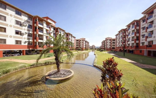 Lake Side Apart Hotel