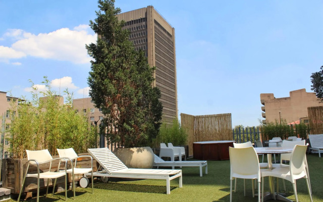 Reef Hotel