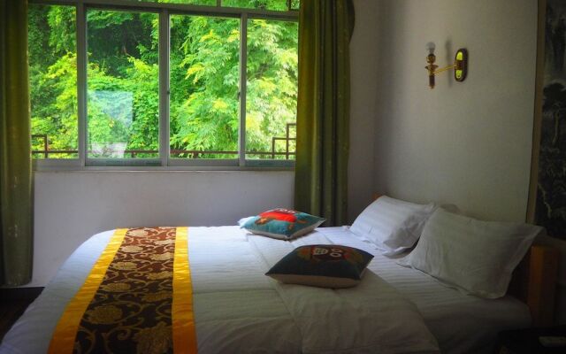 The Yangshuo Moon Resort