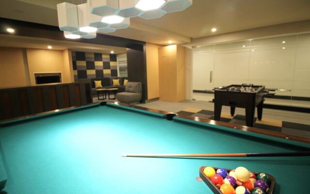 MaxStays - Max Style @ One Eastwood Avenue