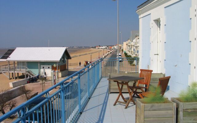 Hotel Les Flots - Chatelaillon Plage