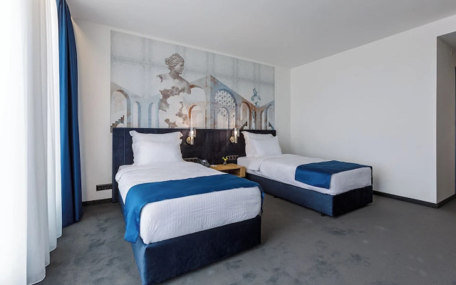 Blue Star Luxury Hotel